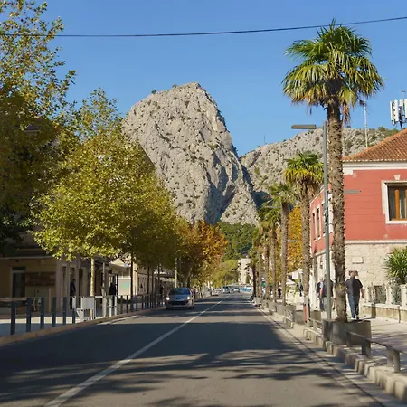 Sunny Omiš