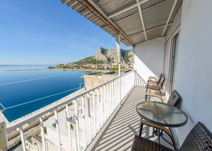 Sunny Omiš